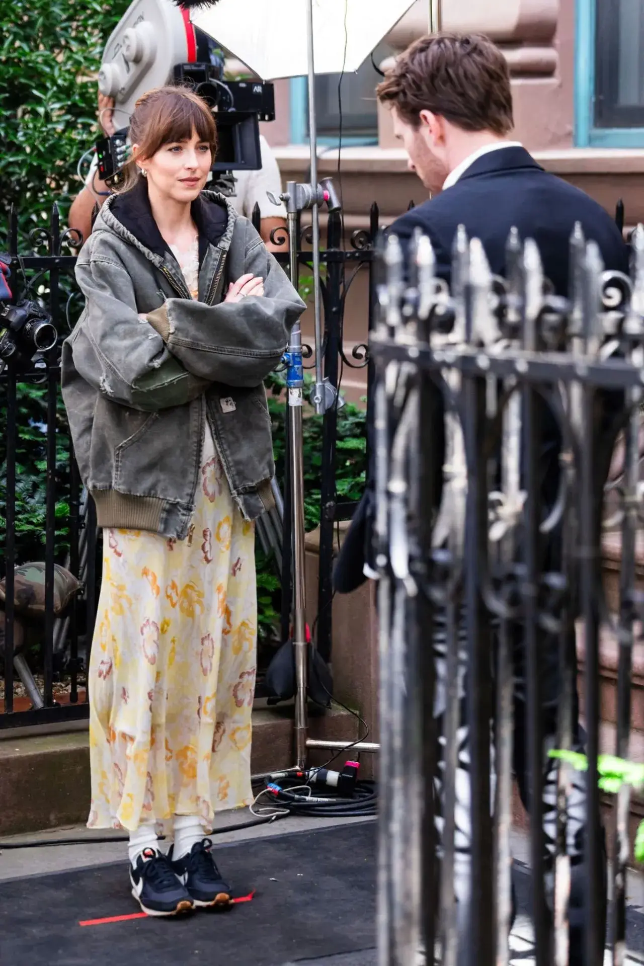 DAKOTA JOHNSON PICS ON THE SET OF MATERIALISTS IN NEW YORK 3